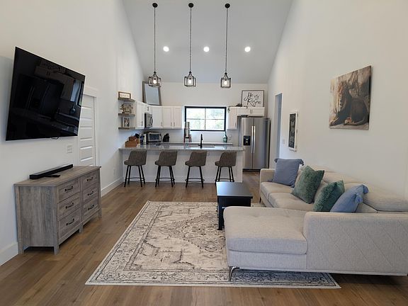 2nd image of 138 Pawnee Dr