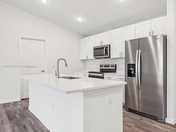 3rd image of 319 NW 18th St