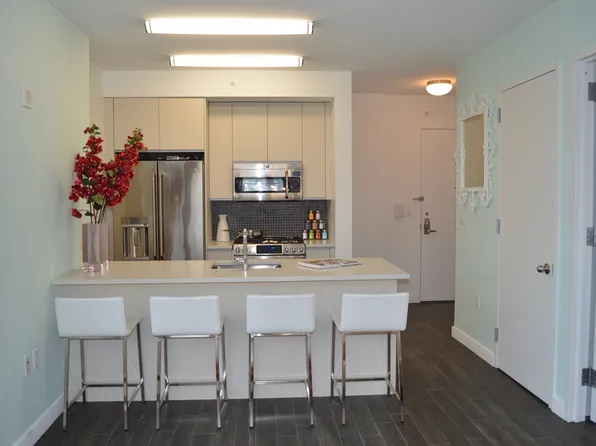 309 Gold Street image 4 of 13