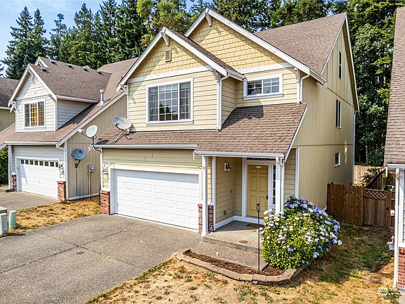 2nd image of 3034 NE Yale Way