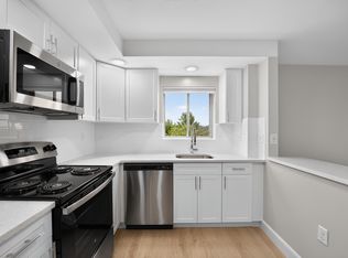 7 Stonehill Dr #4, Stoneham, MA 02180