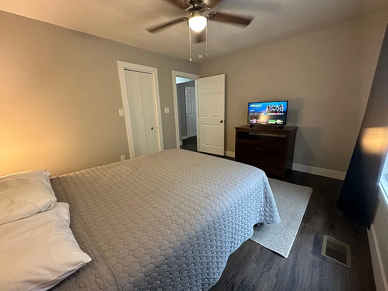 3 bed, 1.0 bath, 1000 sqft, $1,850 — Photo 23