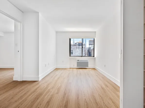 160 West 24th Street image 6 of 8