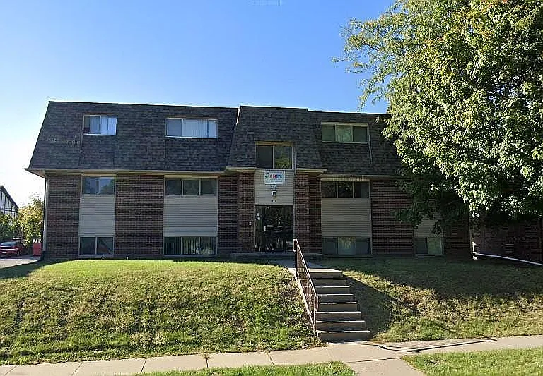 916 20th Ave — Photo 2