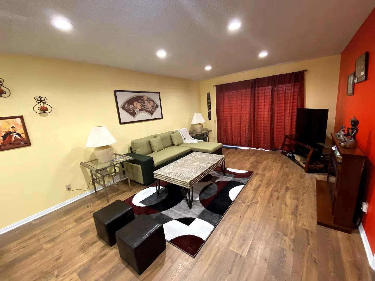 2 bed, 1250 sqft, $2,400 — Photo 3