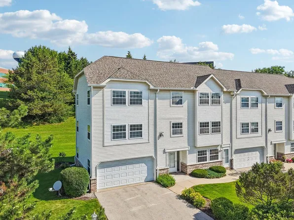 325 Kristin COURT W W, Brookfield, WI 53045