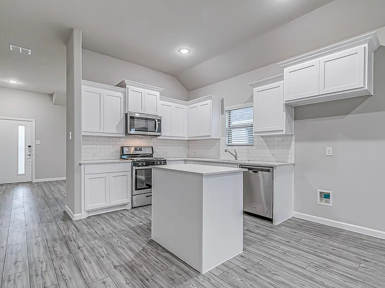 2419 Rocky Mountain Dr — Photo 13