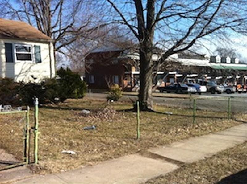 2nd image of 1611 Elrino St