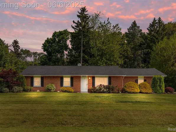 35248 Gary St, Farmington Hills, MI 48331