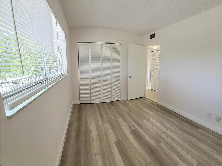8620 N Sherman Cir #306 — Photo 17