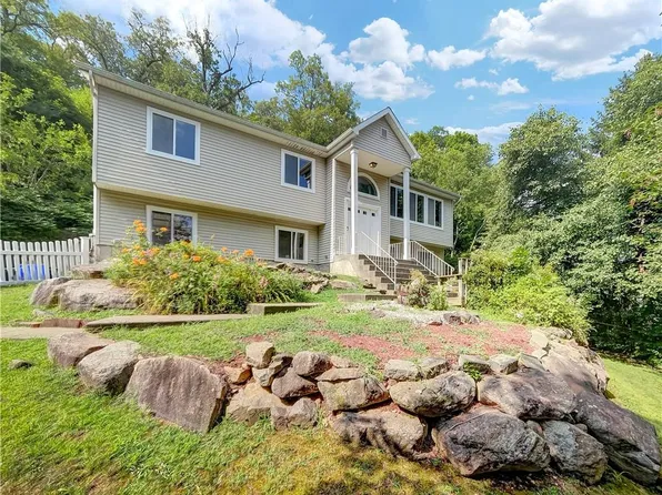 28 Liberty Rock Road, Sloatsburg, NY 10974