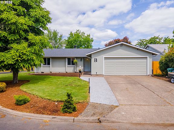 3rd image of 2524 SE Mariposa Ct
