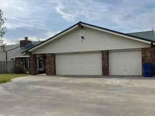 322 E 5th St, Wynona, OK 74084