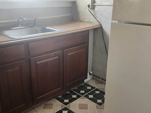 4th image of 745 A St APT 8