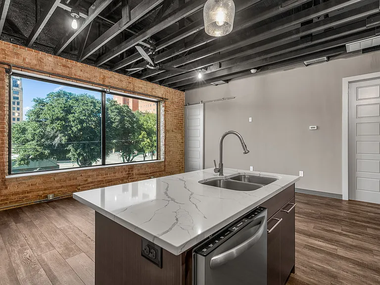 905 9th St #LOFT G — Photo 10