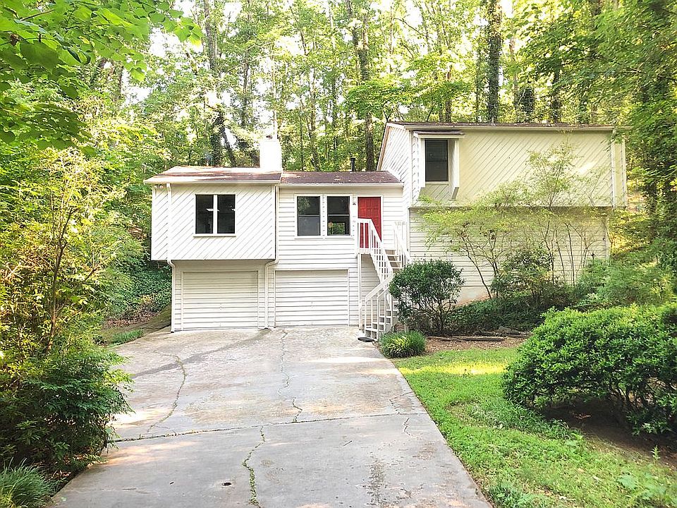 1st image of 3692 Sawanee Dr