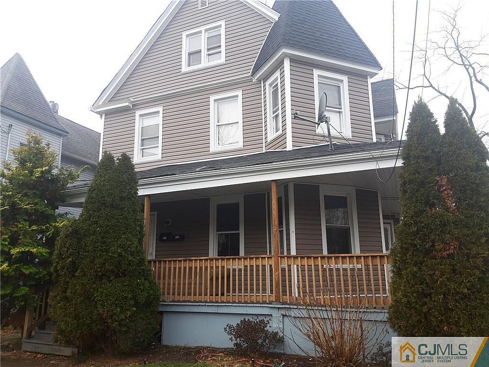 2nd image of 822 W 6th St