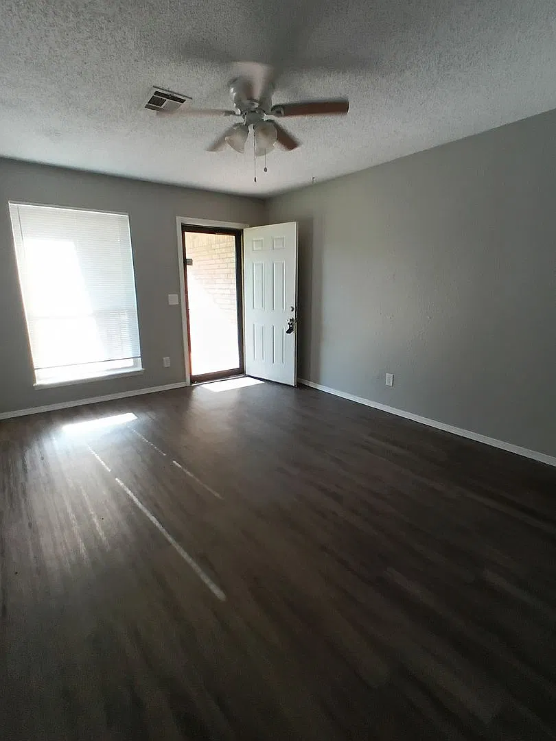 Better Than New! W/appliances! — Photo 4