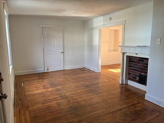2nd image of 1408 Siegel St