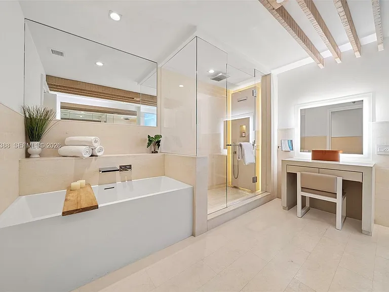 102 24th St #Penthouse 1718 — Photo 40