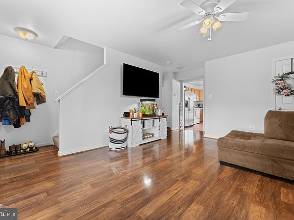 5th image of 617 Meadowbrook Dr