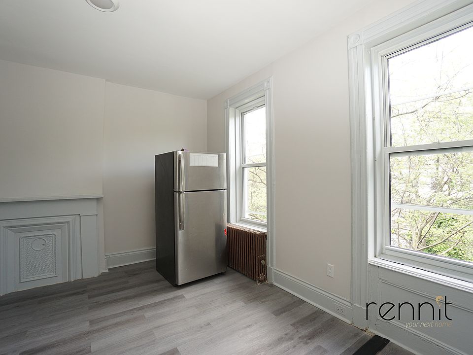 2nd image of 77 Somers St #2
