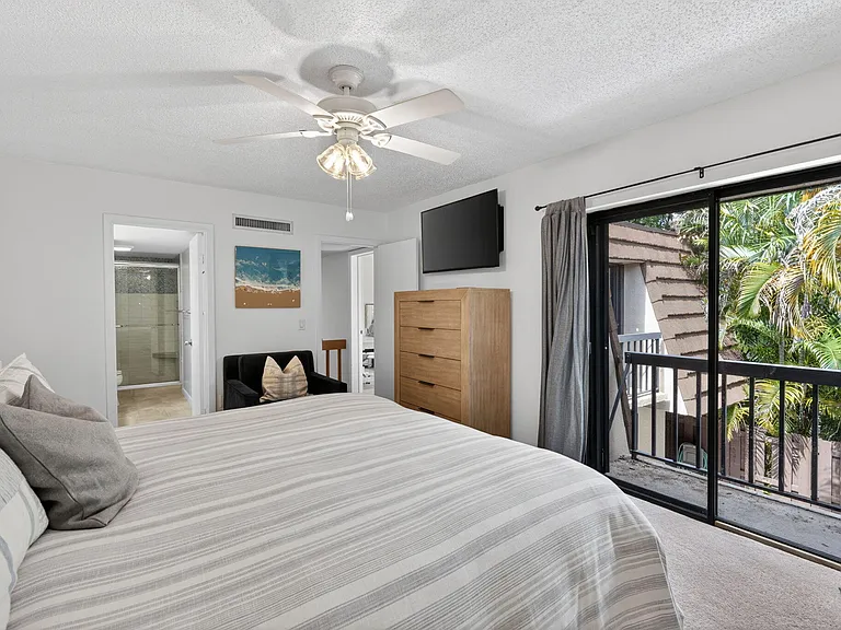 825 Center St #32B — Photo 15