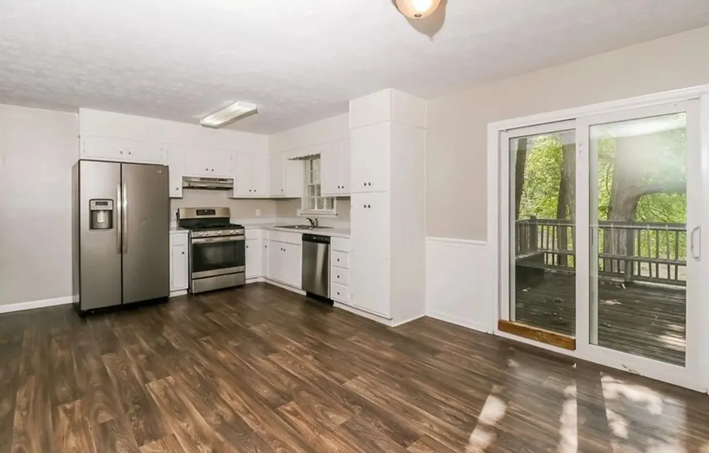 3 bed, 1593 sqft, $1,500 — Photo 4