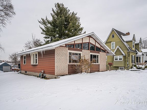 3rd image of 3631 Crystal St SW