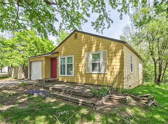 2nd image of 4633 N Kansas Ave