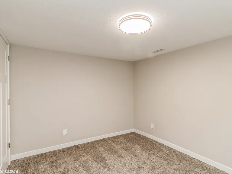 413 SW Westlawn Dr — Photo 13