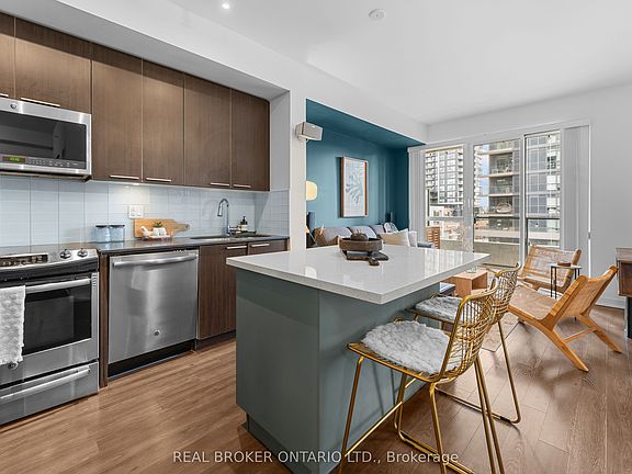 4th image of 10 Park Lawn Rd #405