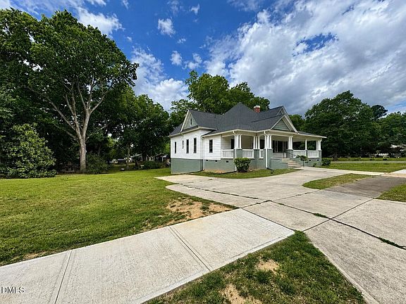 4th image of 202 Forest Ave