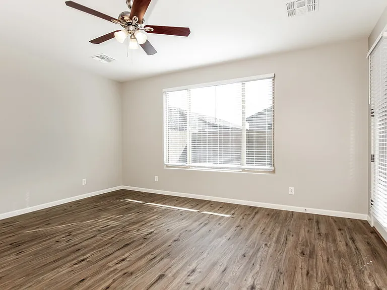 12145 W Patrick Ln — Photo 7