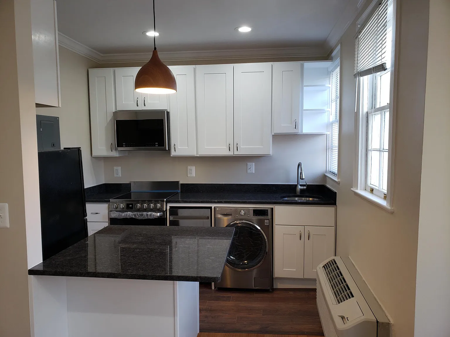 1 bed, 500 sqft, $2,190 — Photo 2