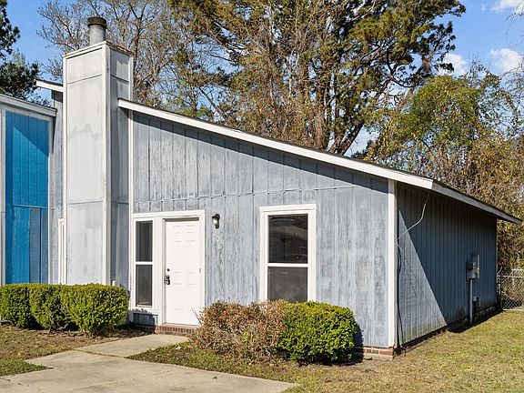 2nd image of 206 Tamarack Ct