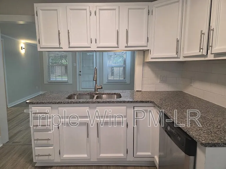 400 W 34th St — Photo 13