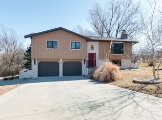 805 Mimosa Ln, Manhattan, KS 66502