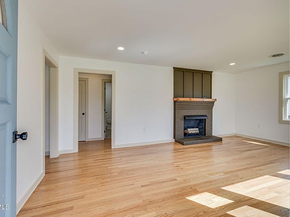 5th image of 108 Witcher St
