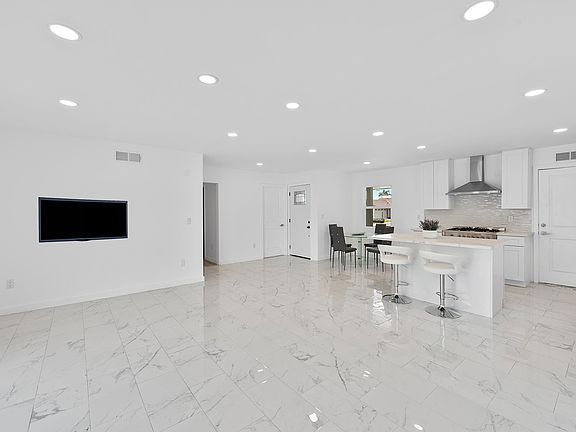 3rd image of 316 S Shields Dr