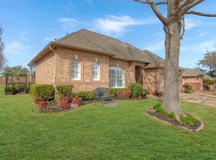 4706 Village Oak Dr, Arlington, TX 76017