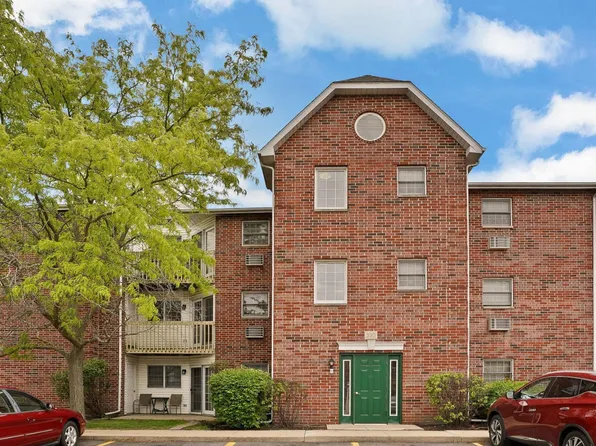 330 Leah Ln APT 2C, Woodstock, IL 60098