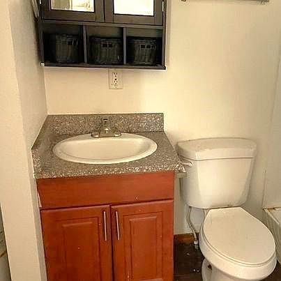 2nd image of 2301 Beach Ln #3A