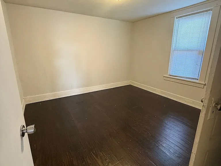 529 Walnut St — Photo 4