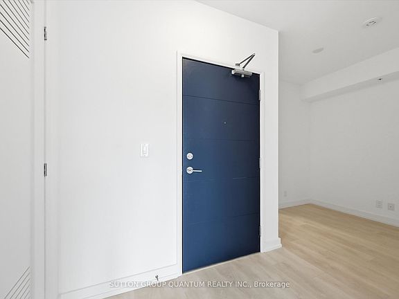 3rd image of 75 James St S #1221
