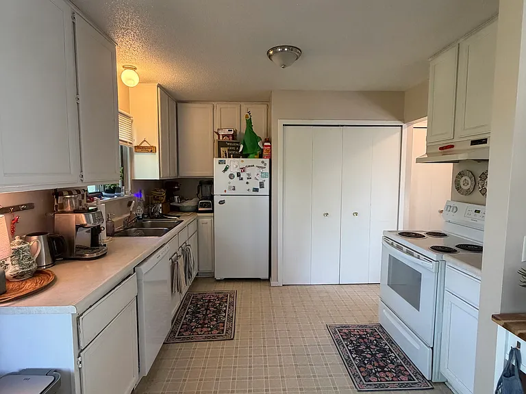 755 N Maple Rd — Photo 14