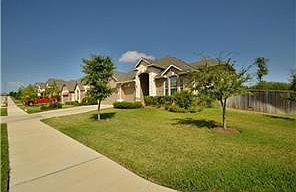 3rd image of 4622 Monterosa Ln