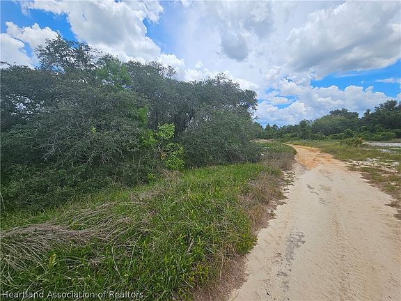 5th image of 1755 N Nantucket Rd