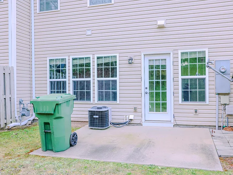 441 Woodbark Ct — Photo 37
