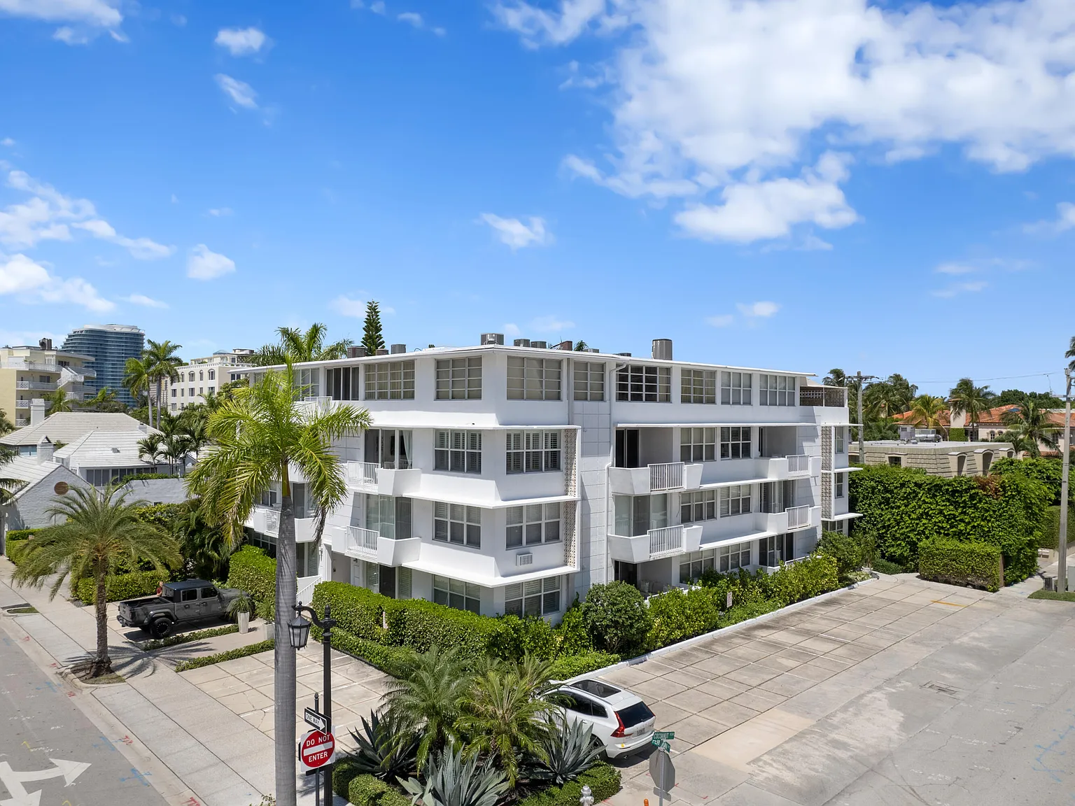 1 bed, 1.0 bath, 595 sqft, $11,500 — Photo 1